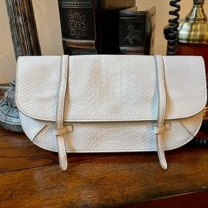 “Banana Republic” White Leather Clutch Bag